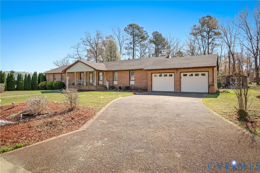 Property photo for 107 Oxford Road, Hopewell, VA