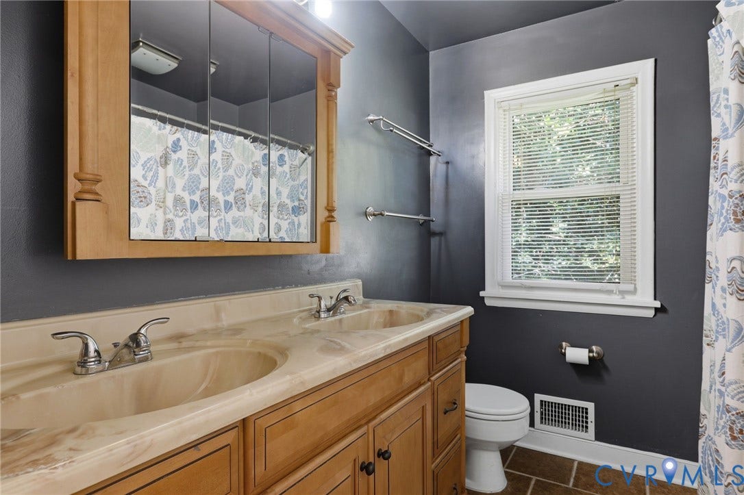 3908 Bridgeton Road, Richmond, VA 23234 Full hall bath with double vanity