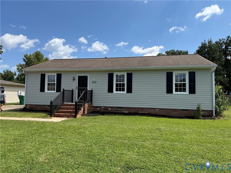 Property photo for 2535 White Oak Court, Colonial Heights, VA