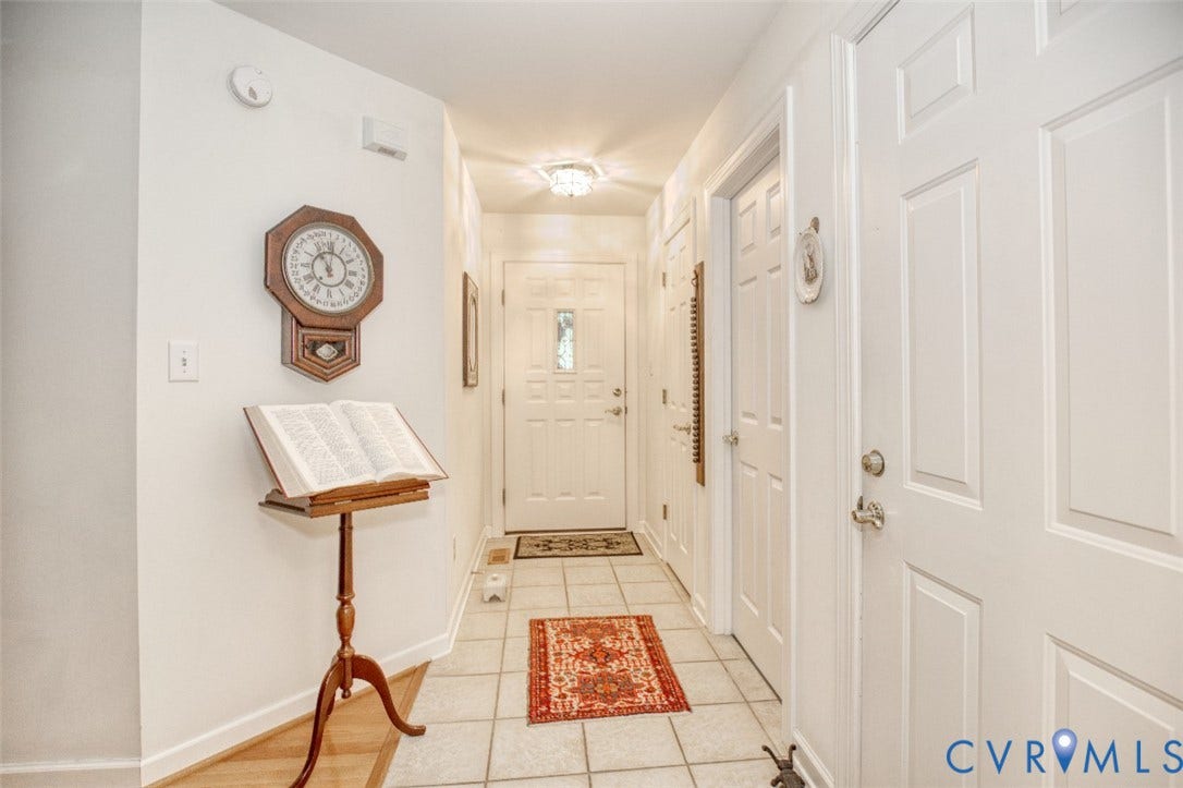 6311 Chiswick Park, Williamsburg, VA 23188 Tiled Foyer