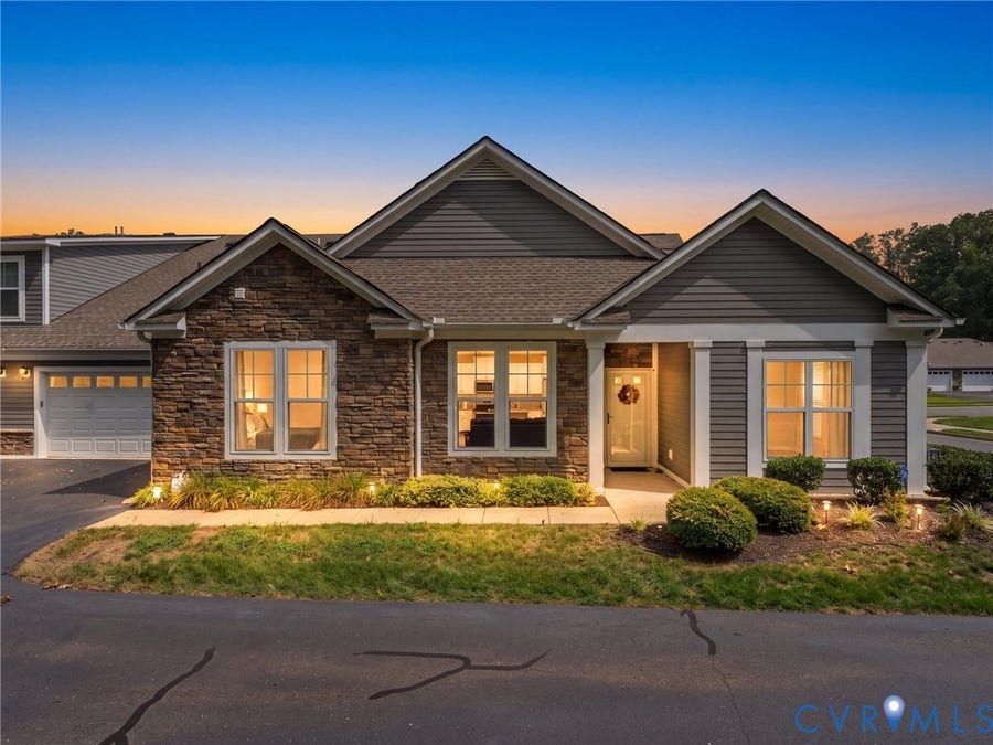 Property photo for 7704 Ashlake Cmns, Chesterfield, VA