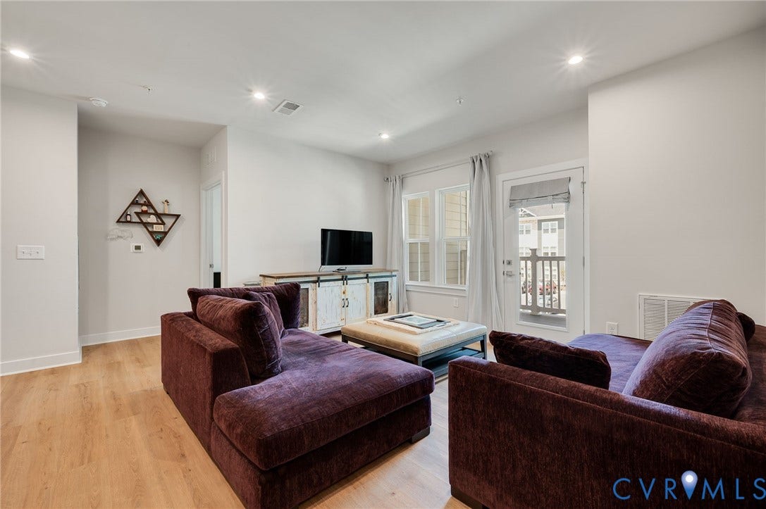 6601 Citory Way, #204, Greenwich Walk, Moseley, VA 23120