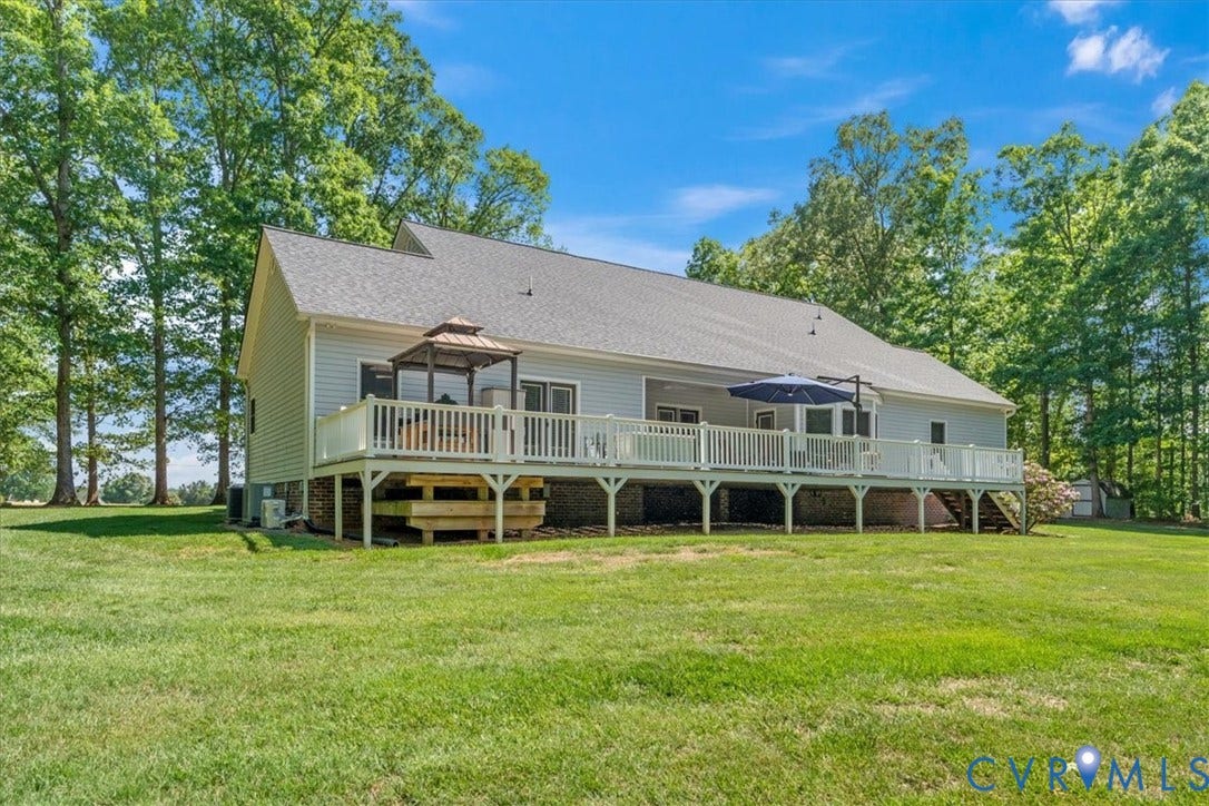 3060 Moyer Road, Powhatan, VA 23139 Expansive green lawn surrounds the property