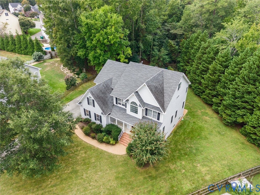 5017 Sadler Glen Place, Glen Allen, VA 23060 Two-story property with gray siding and white trim