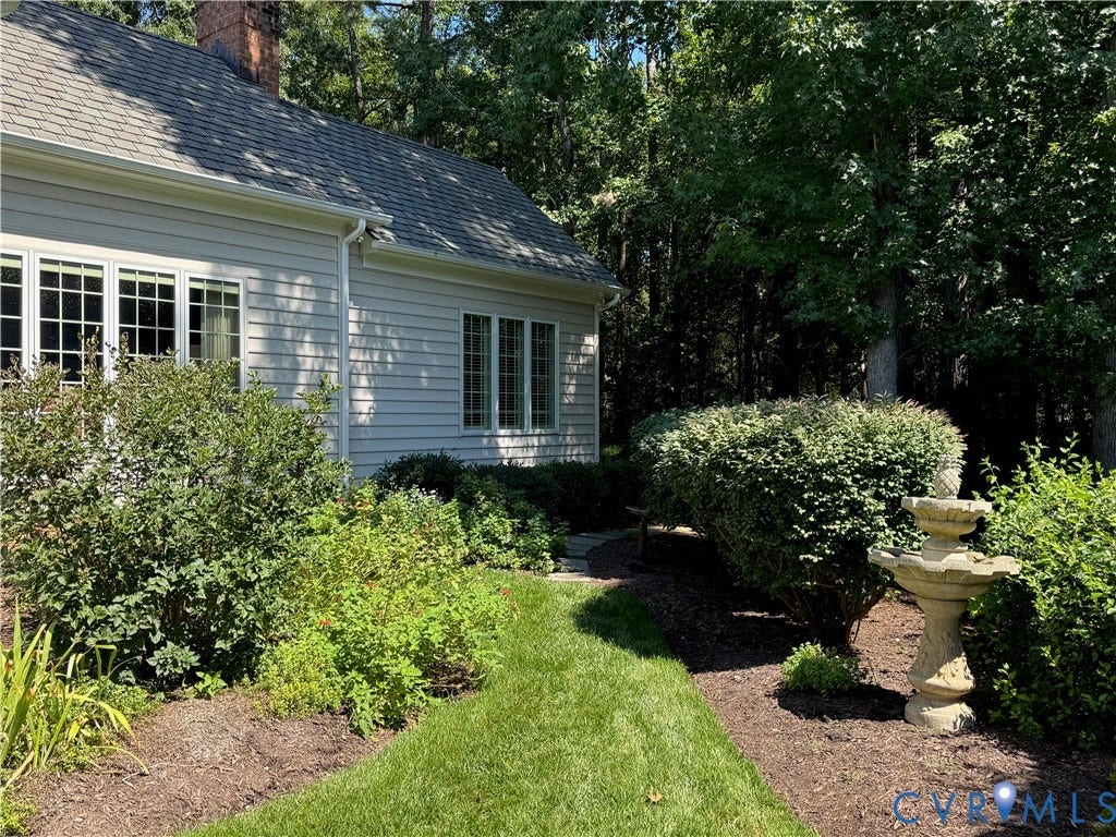7 E Square Lane, Randolph Square, Richmond, VA 23238 Side yard
