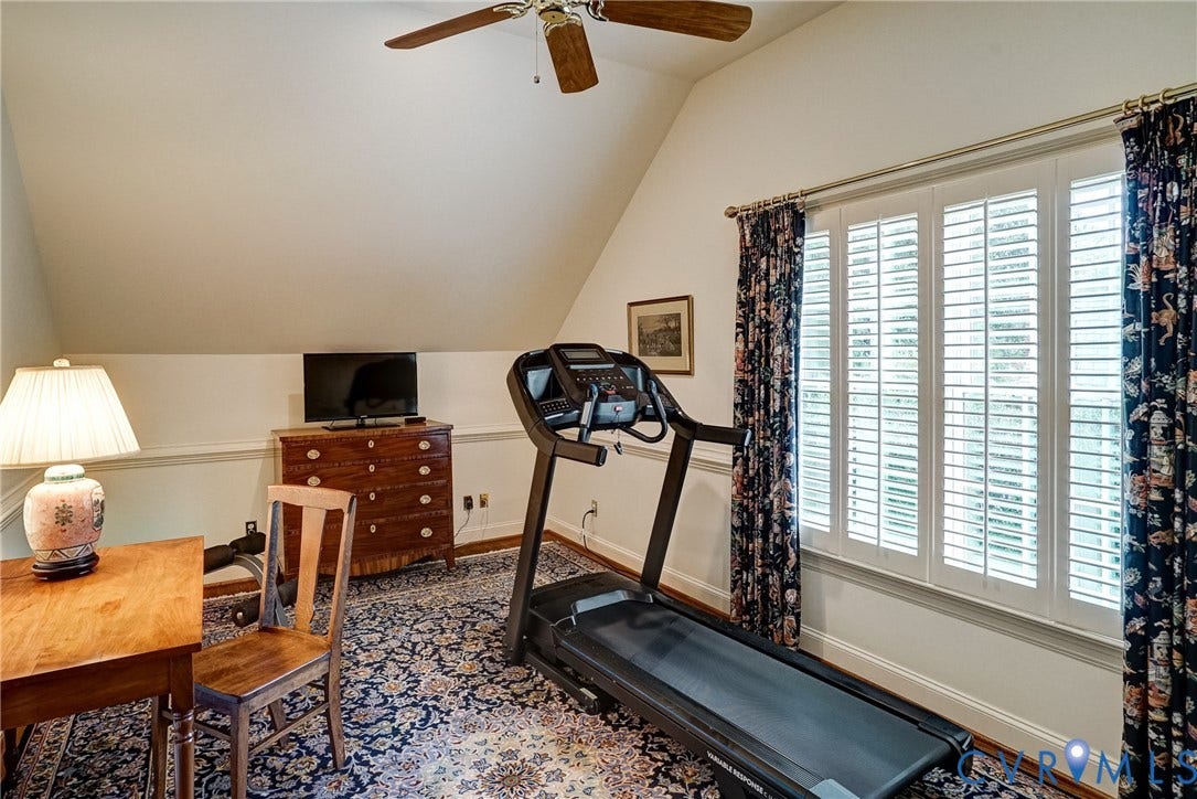 7 E Square Lane, Randolph Square, Richmond, VA 23238 Flexible space with closet and access to bath can be used as a bedroom