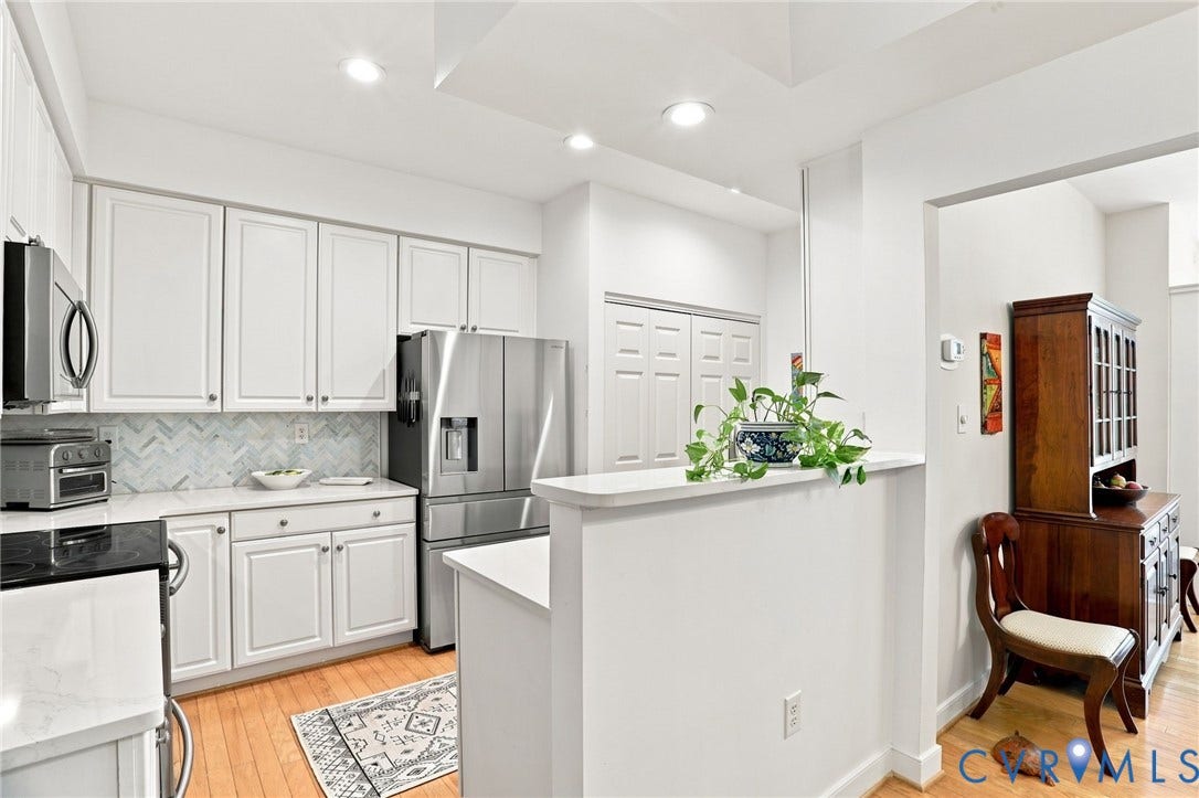 5913 Morgans Glen Drive, Glen Allen, VA 23059 Kitchen & Laundry Closet