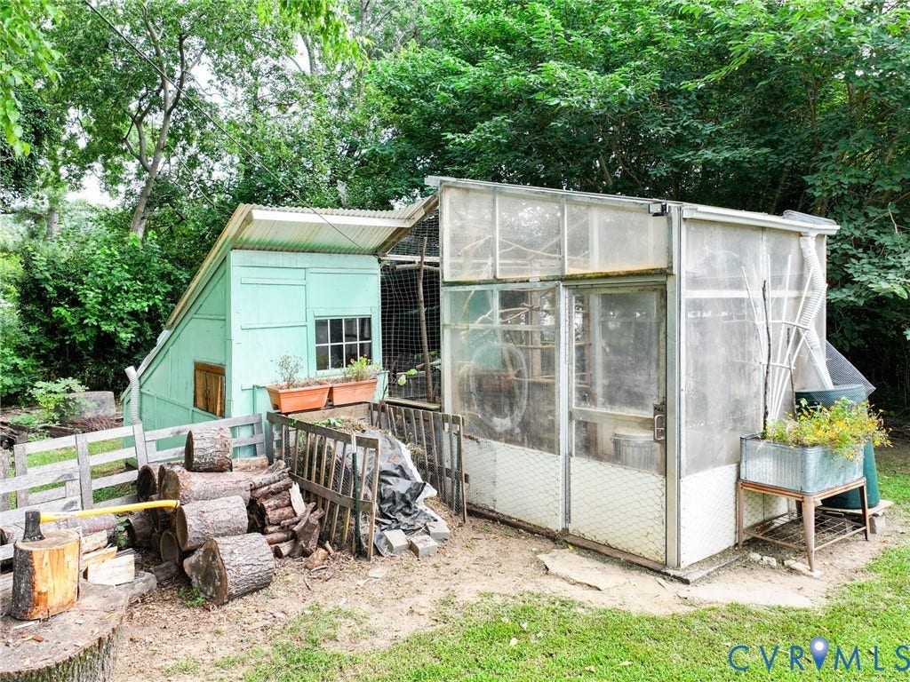 chicken coop