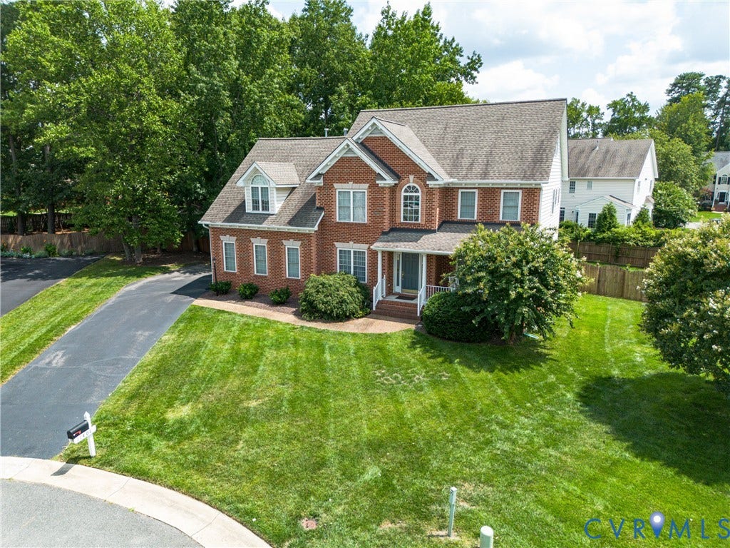 Soaring ceilings and a truely private work from home space.
