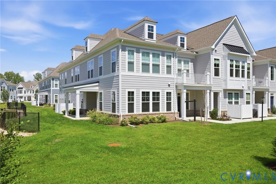 Property photo for 5300 Twisting Vine Lane, #105, Glen Allen, VA