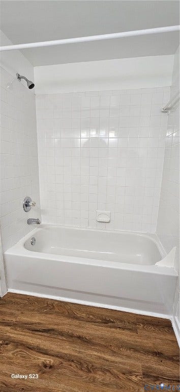 Hall Bath Tub/Shower