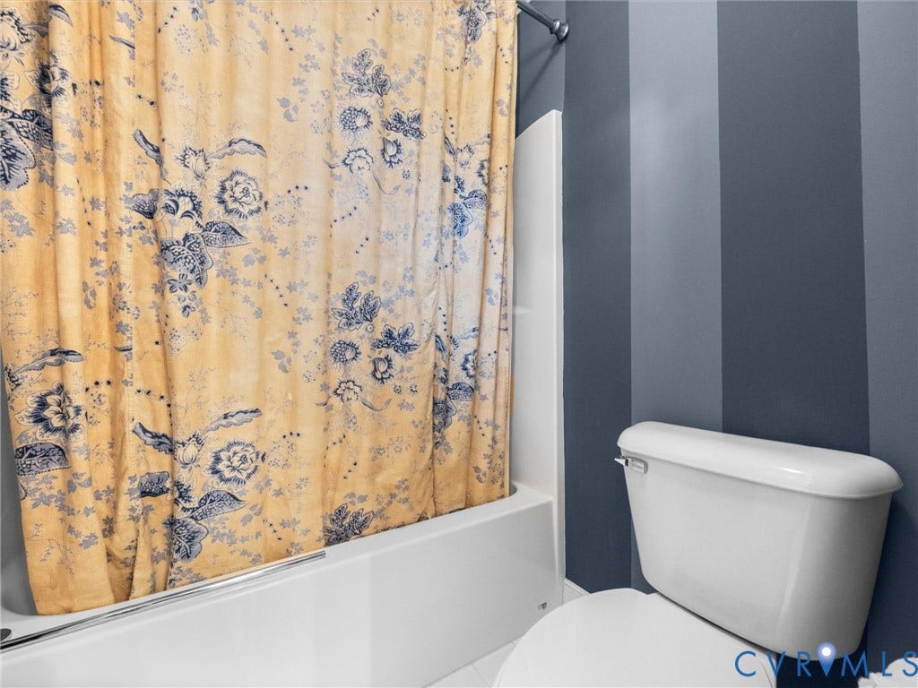 15706 Fox Marsh Drive, Moseley, VA 23120 White porcelain toilet