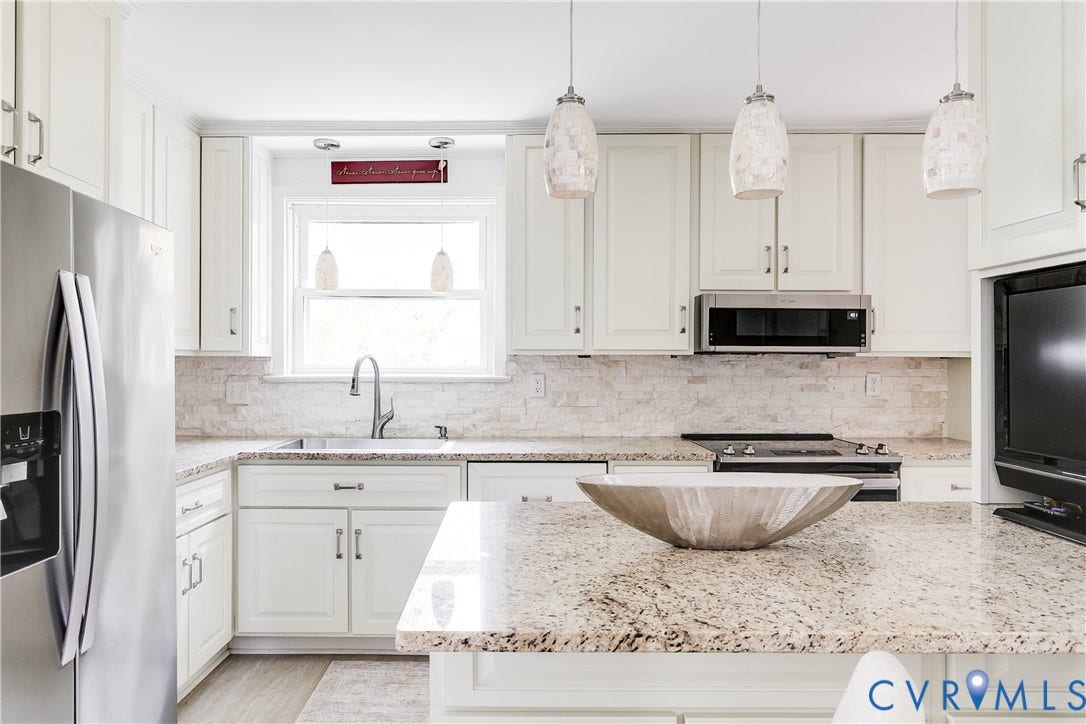 8717 Avalon Drive, Maybeury, Henrico, VA 23229 Light and Bright