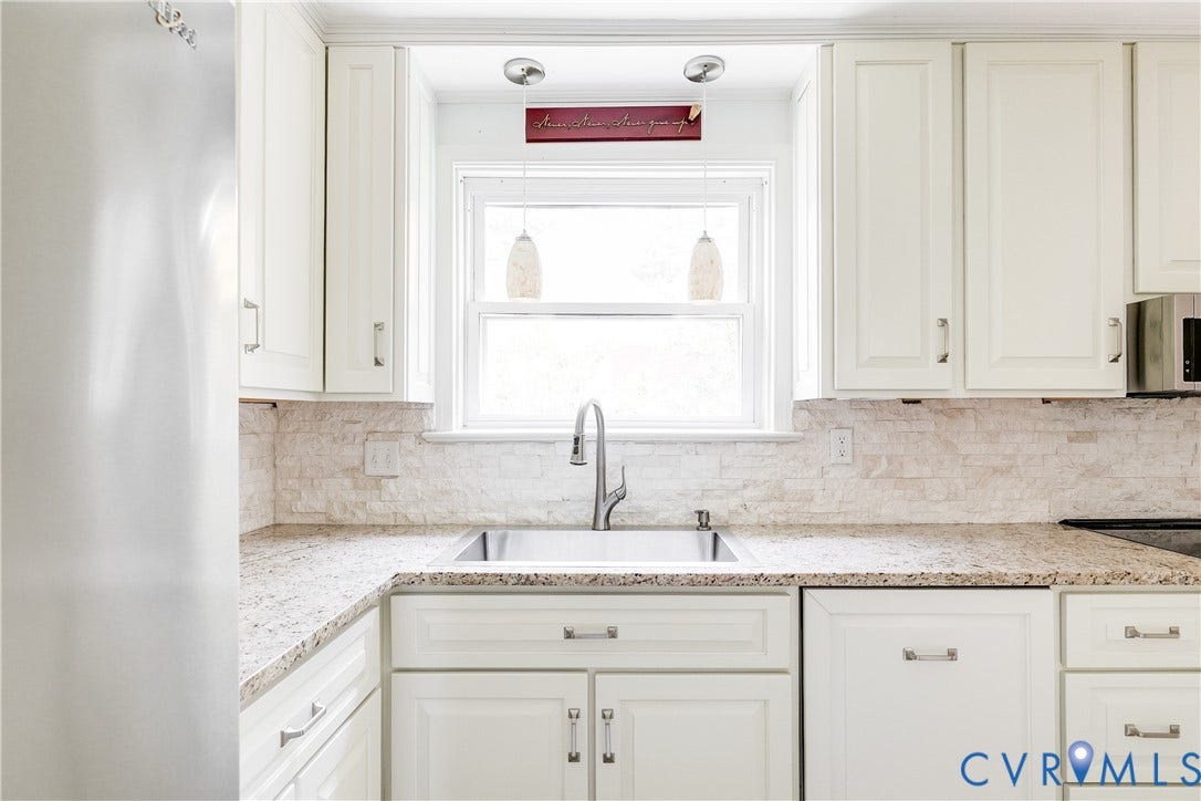 8717 Avalon Drive, Maybeury, Henrico, VA 23229 Granite Counters, Stone Backsplash