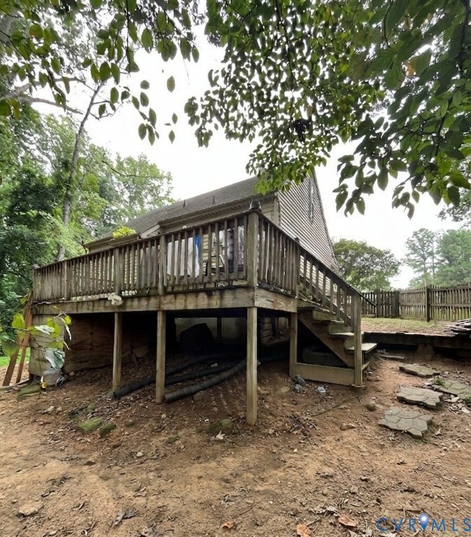 4202 Kempwood Court, Chesterfield, VA 23832 Raised wood deck with integrated steps and railing