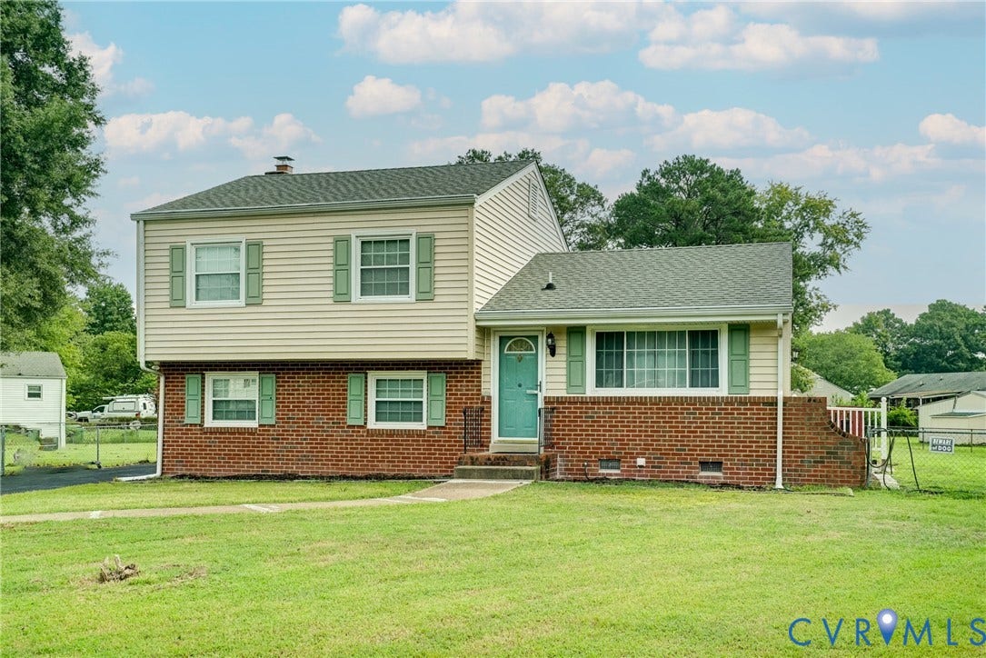 10104 Terry Court, Henrico, VA 23228 Split-level residence featuring a brick and siding exterior