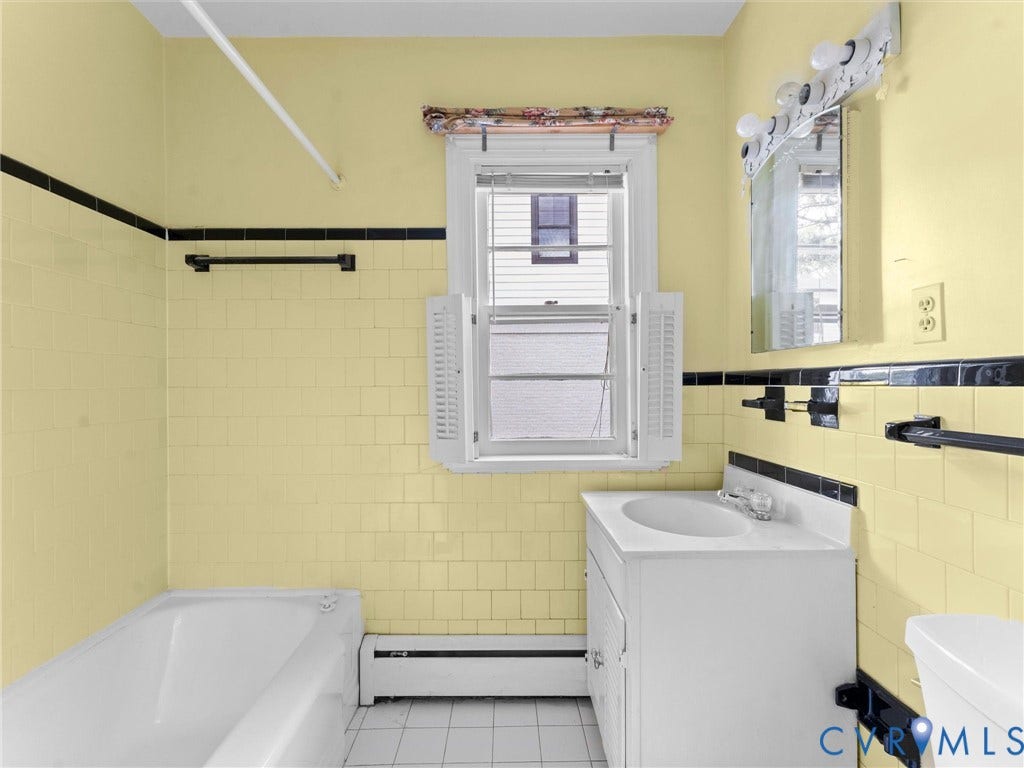 4608 Grove Avenue, Mary Munford, Richmond, VA 23226 Hall bath with tub/shower.