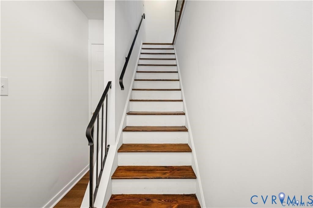 1704 Taft Place, Tuckahoe Village West, Henrico, VA 23238 Upstairs unit.