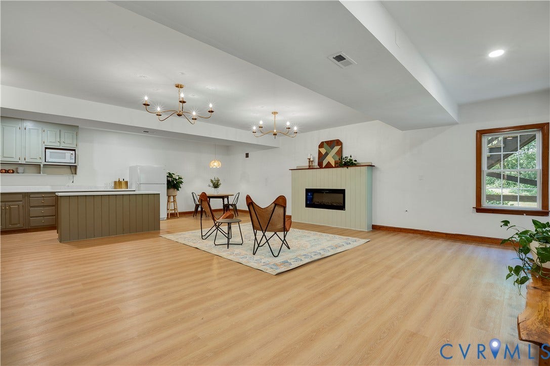 542 Ampthill Road, Cartersville, Cartersville, VA 23027