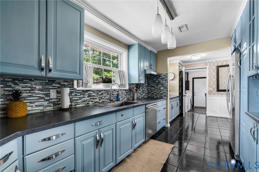 Double oven, new flat top and dishwasher