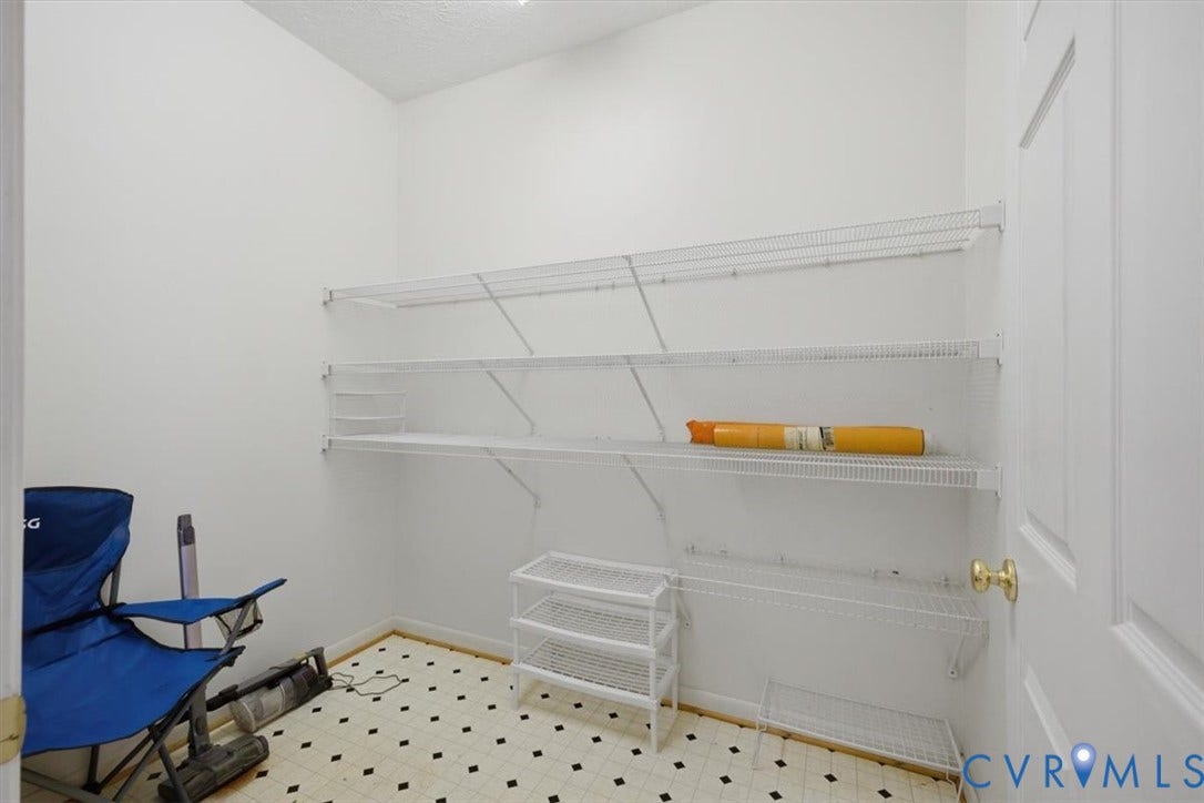 12600 Lilking Road, Chester, VA 23831 Walk in huge pantry