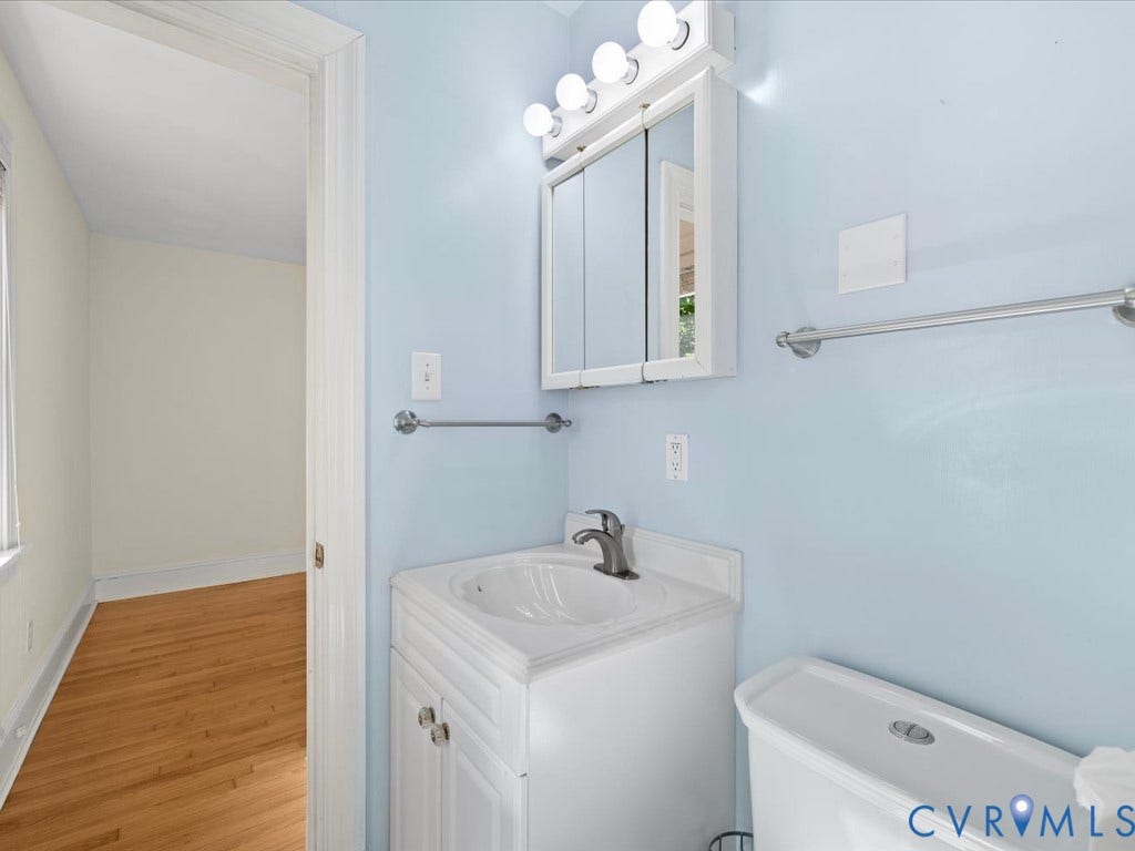 8913 Michaux Lane, Henrico, VA 23229 Jack and Jill half bath