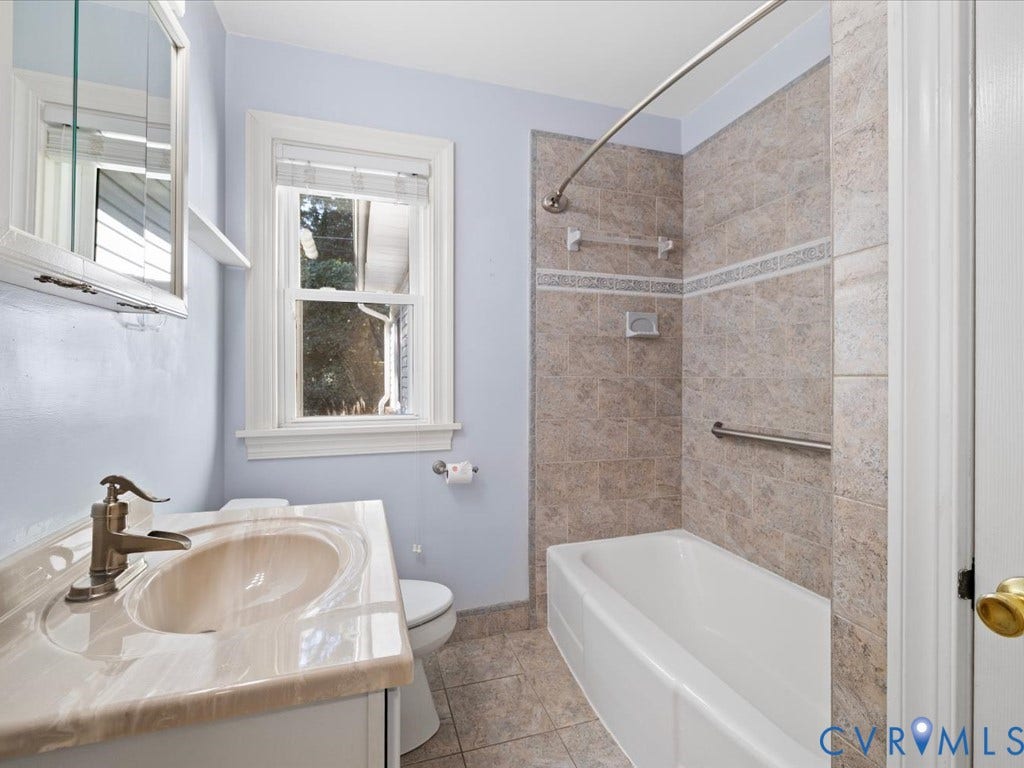 8913 Michaux Lane, Henrico, VA 23229 Full Hall Bath