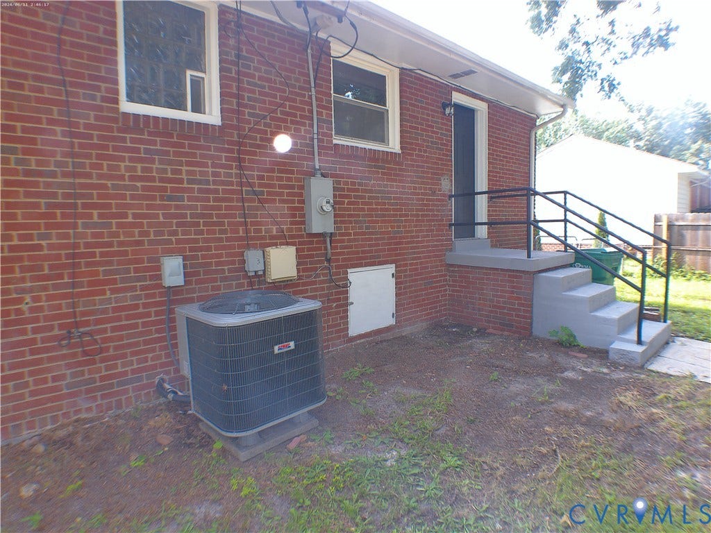 9707 Stockbridge Drive, Henrico, VA 23228 9707 Stockbridge Drive, Henrico, VA 23228
