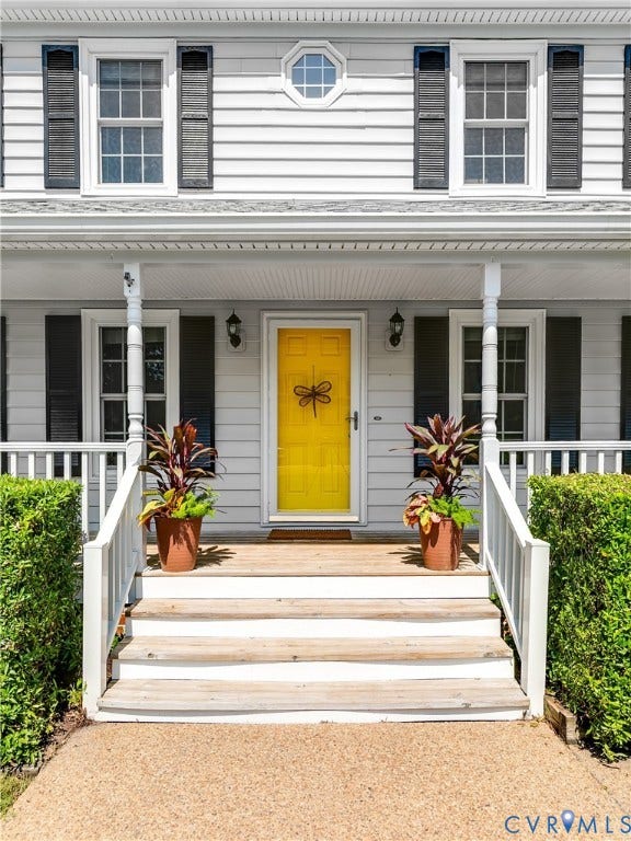 Who doesn't Like a Sunny Yellow Door?!