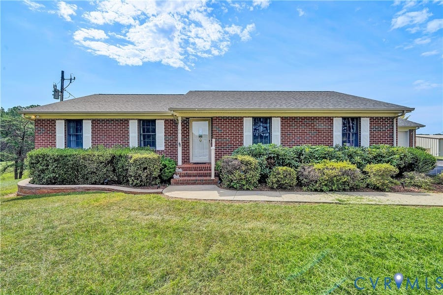 Property photo for 258 Willow Oak Road, Appomattox, VA