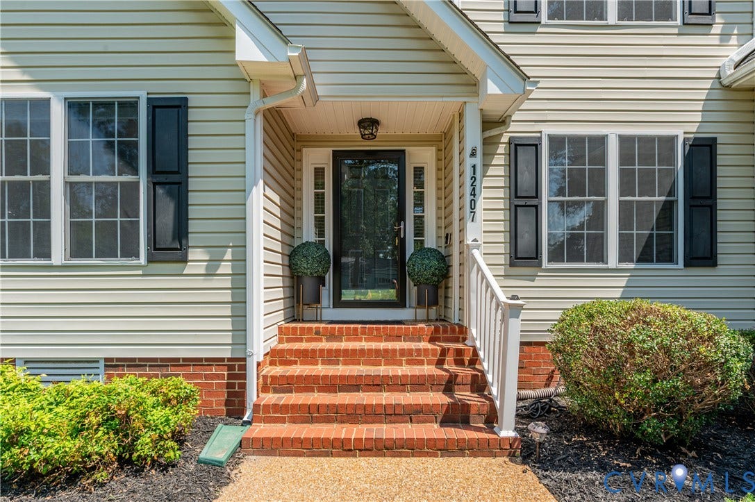 Welcome home! Home comes with a paid for, Vivant security system.