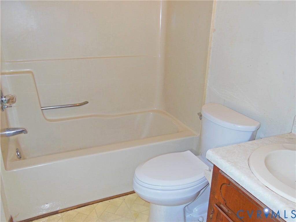 13306 Evelyn Drive, Chester, VA 23831 Hall Bathroom
