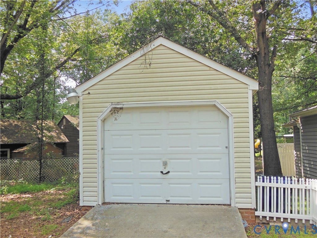 13306 Evelyn Drive, Chester, VA 23831 1-Car Detached Garage