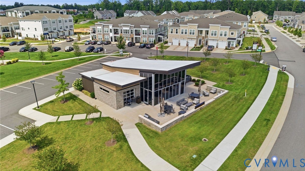 3900 Maze Runner Drive, #403, Midlothian, VA 23112 Modern community clubhouse with expansive green space
