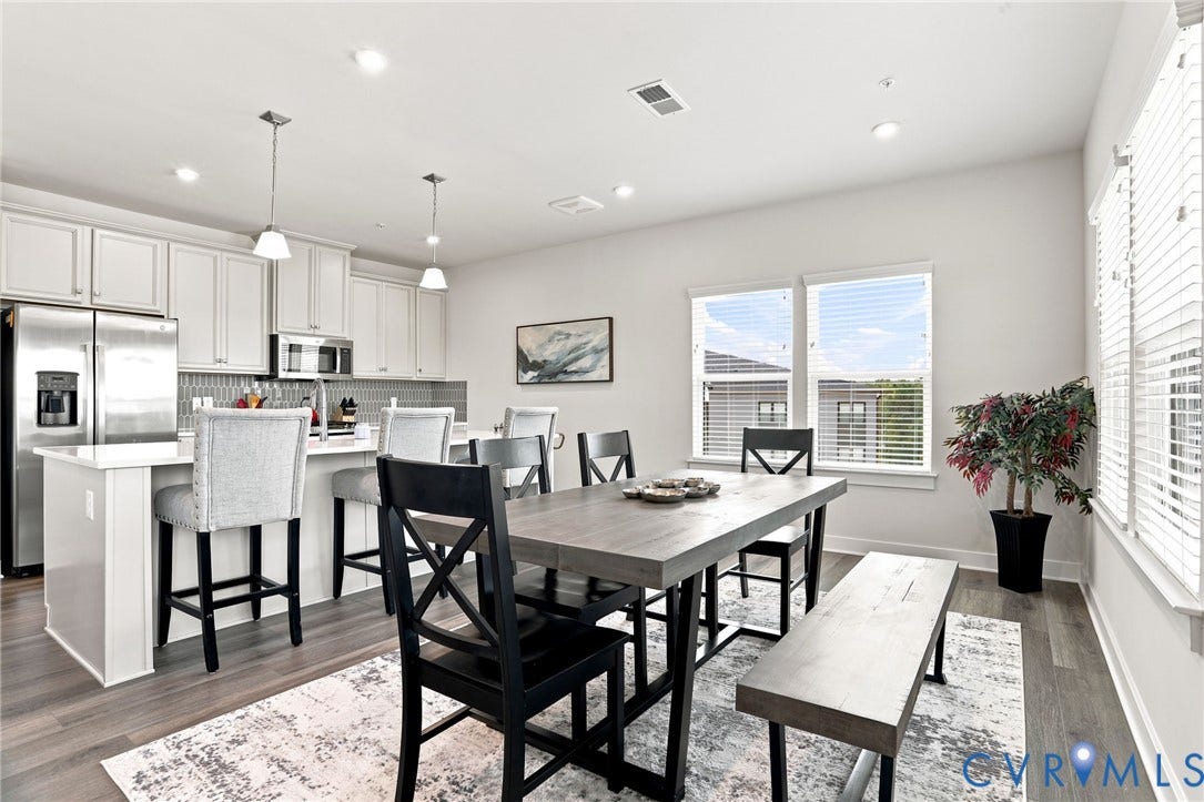 3900 Maze Runner Drive, #403, Midlothian, VA 23112 White shaker cabinetry with stainless steel appliances