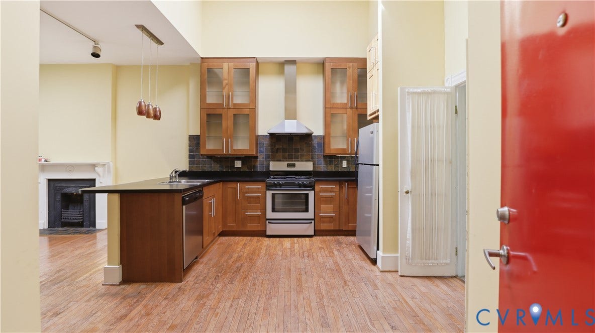 111 N 17th Street, Richmond, VA 23219 2 Bedroom Apartment!