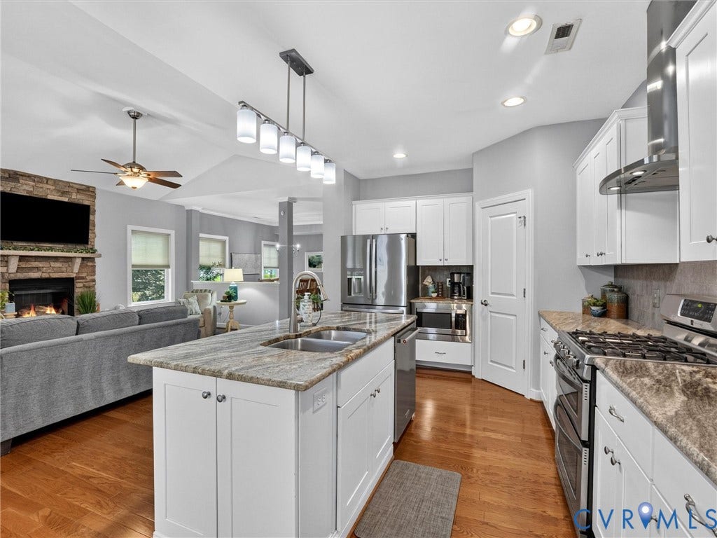 10042 Paddock Wood Terrace, Midlothian, VA 23112 10042 Paddock Wood Terrace, Midlothian, VA 23112