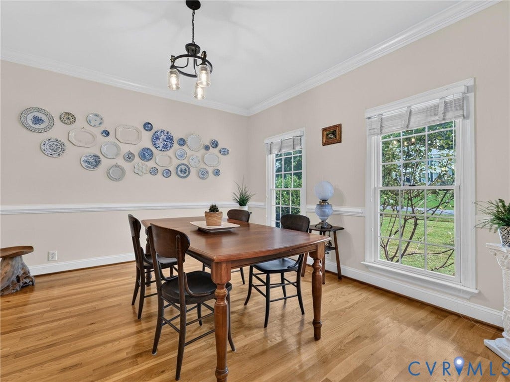 14509 Augusta Lane, Ashland, VA 23005 Bright Dining Room with Crown Molding & Chair Railing
