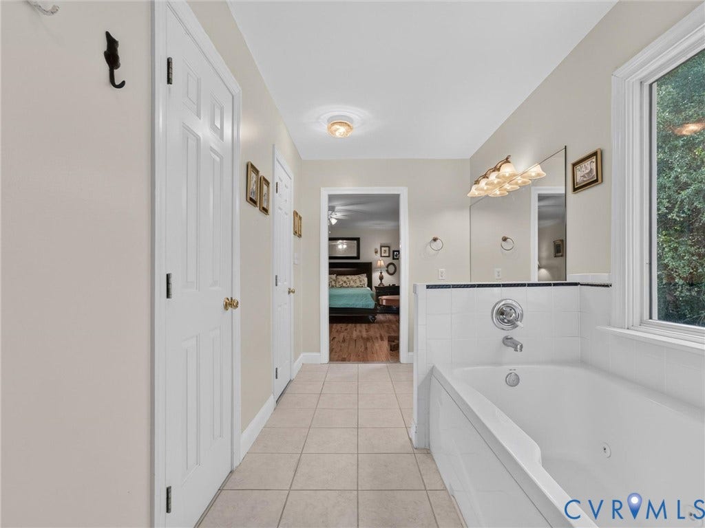 14509 Augusta Lane, Ashland, VA 23005 Primary Bath includes 2 walk-in closets & a private water closet!