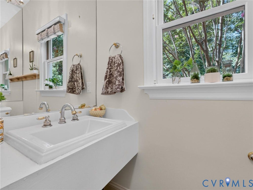 14509 Augusta Lane, Ashland, VA 23005 Half Bath off of 1st floor Laundry Room
