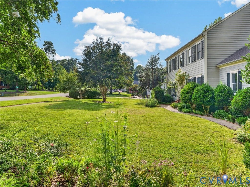 14509 Augusta Lane, Ashland, VA 23005 Large front yard!