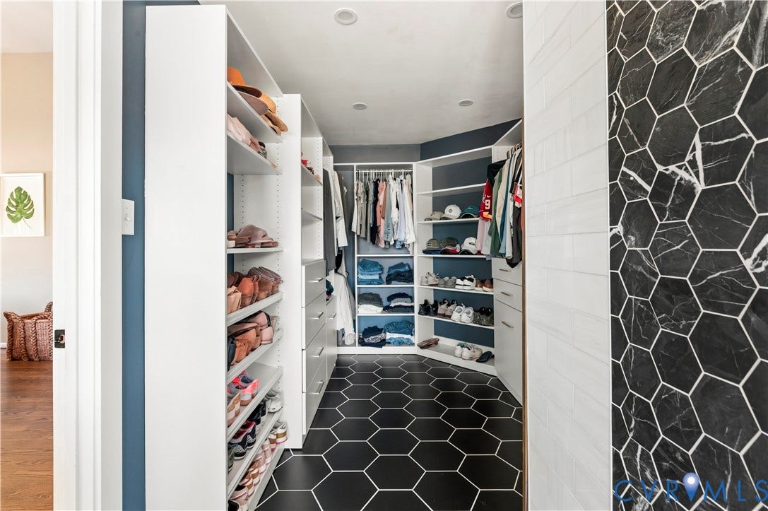7 Gamebird Court, Hermitage Country Club, Manakin Sabot, VA 23103 primary walk-in closet