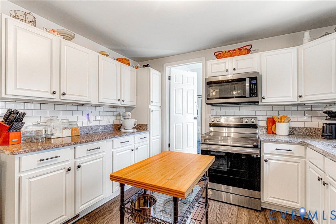 Ceramic tile backsplash!