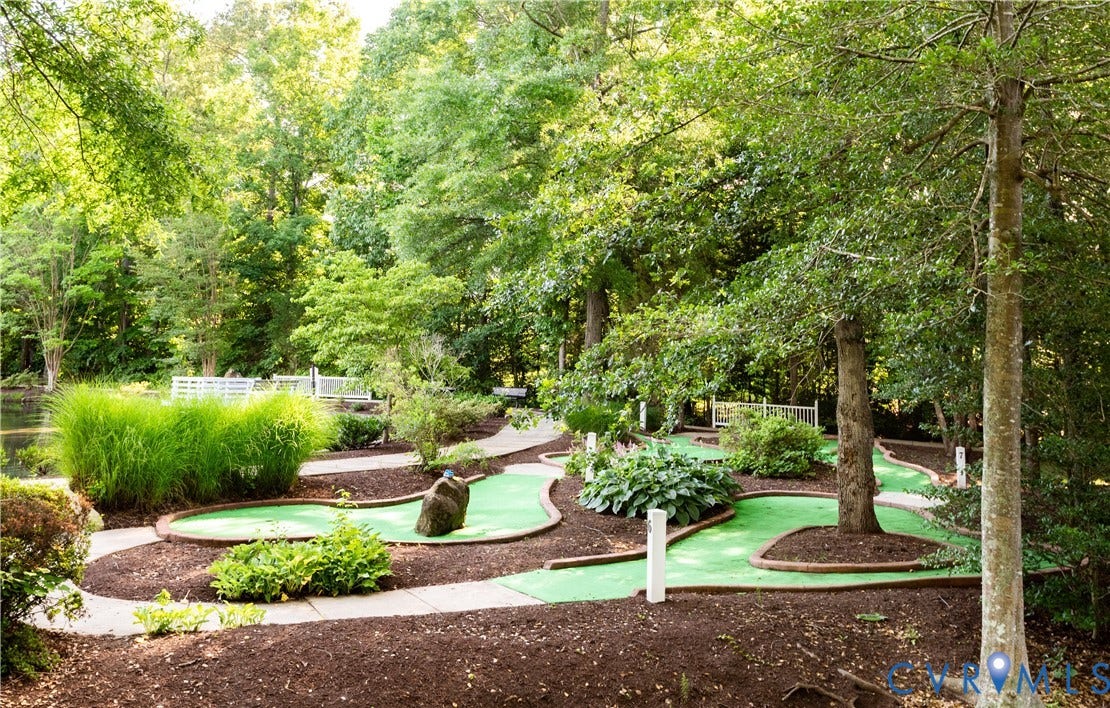 16100 Hampton Summit Drive, Chesterfield, VA 23832 Mini Golf
