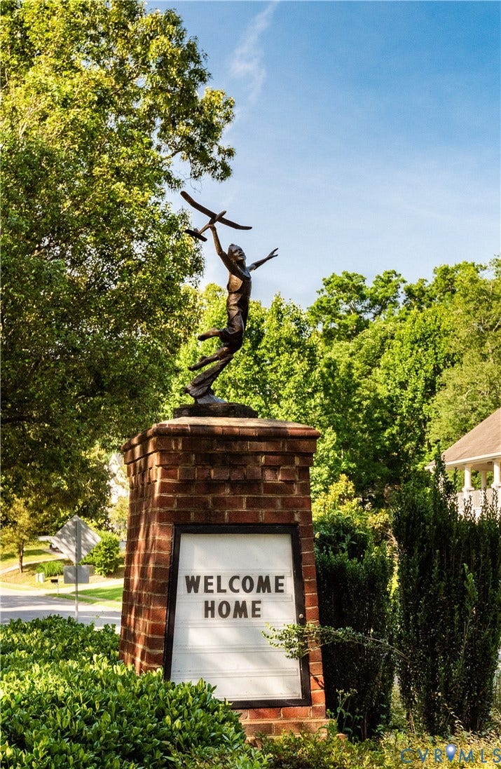 16100 Hampton Summit Drive, Chesterfield, VA 23832 Welcome home to one of Chesterfield's most sought after communities!