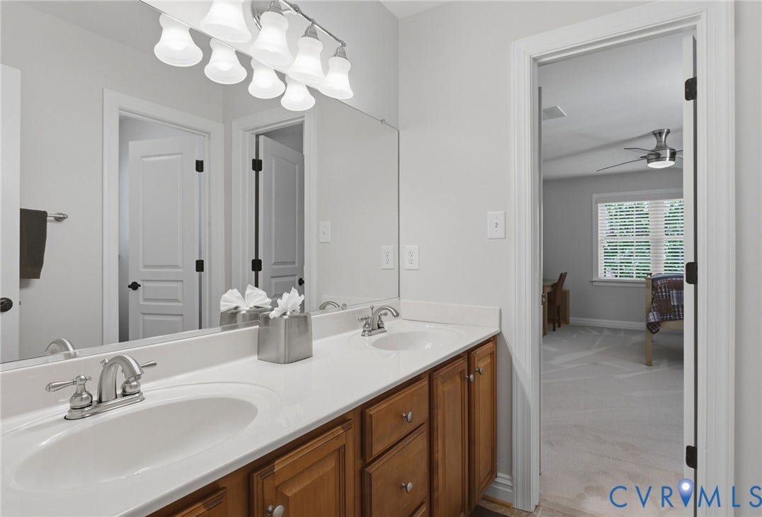 1921 Grey Oaks Park Lane, Glen Allen, VA 23059 second floor full bathroom