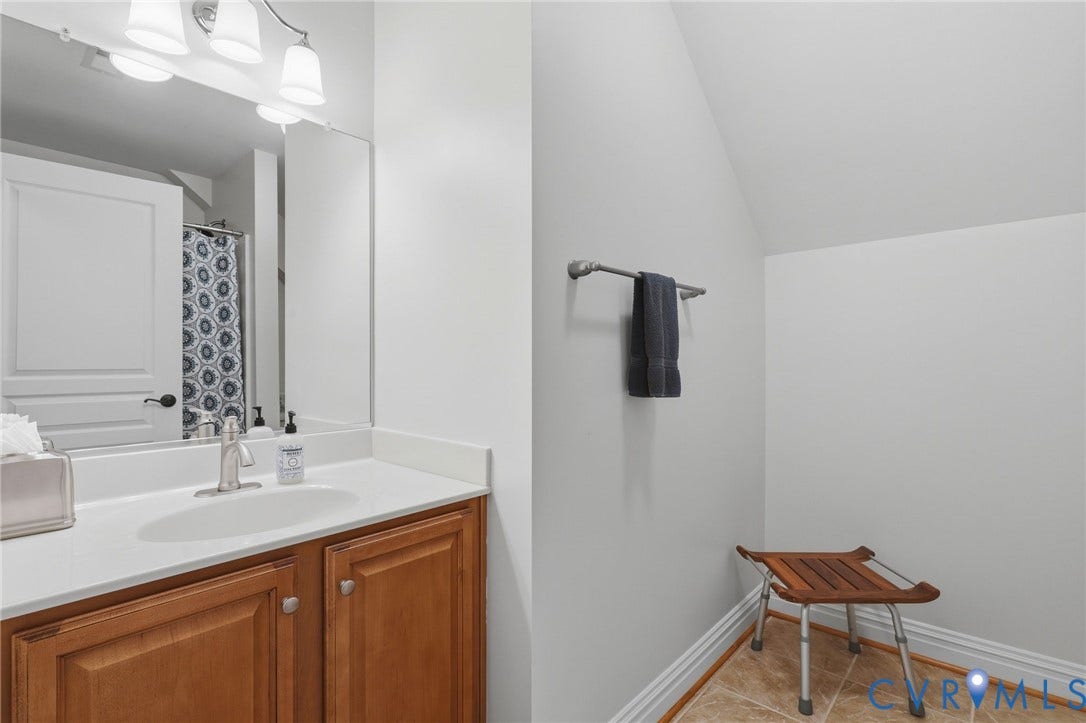 1921 Grey Oaks Park Lane, Glen Allen, VA 23059 Third floor full bath