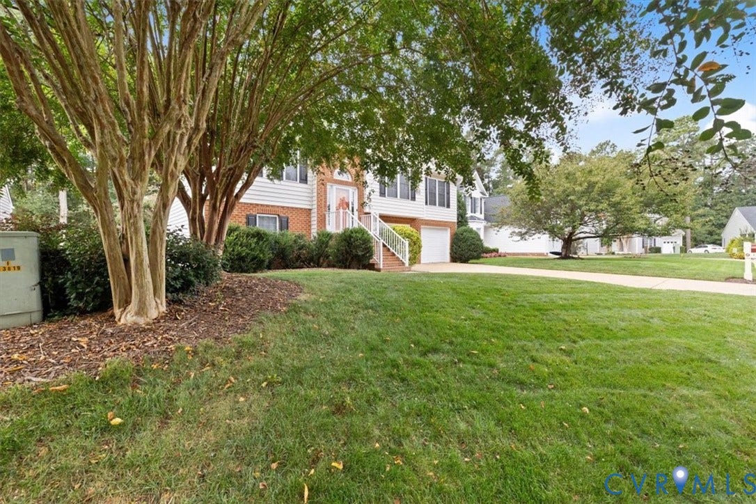 13819 Ashbourne Hollow Circle, Birkdale, Chesterfield, VA 23832 Well-maintained landscaping