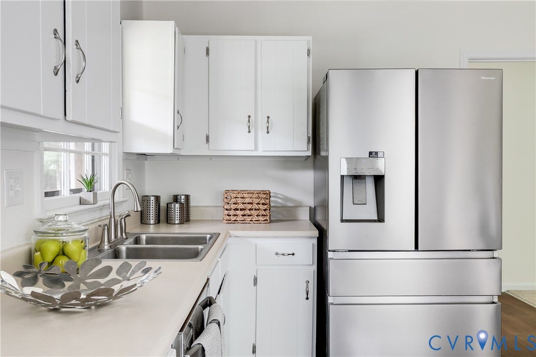 4116 Bronholly Road, Chesterfield, VA 23832 Excellent counter space for easy meal prep.