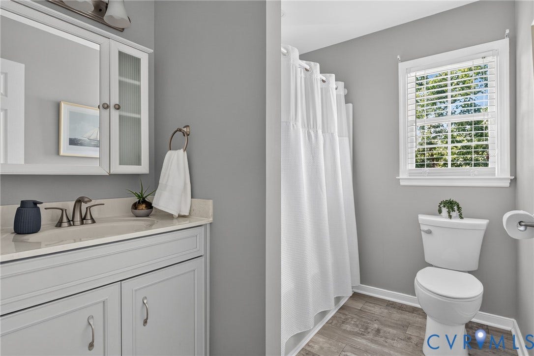 8330 Ferdinand Lane, Midlothian, VA 23112 Updated hall bath
